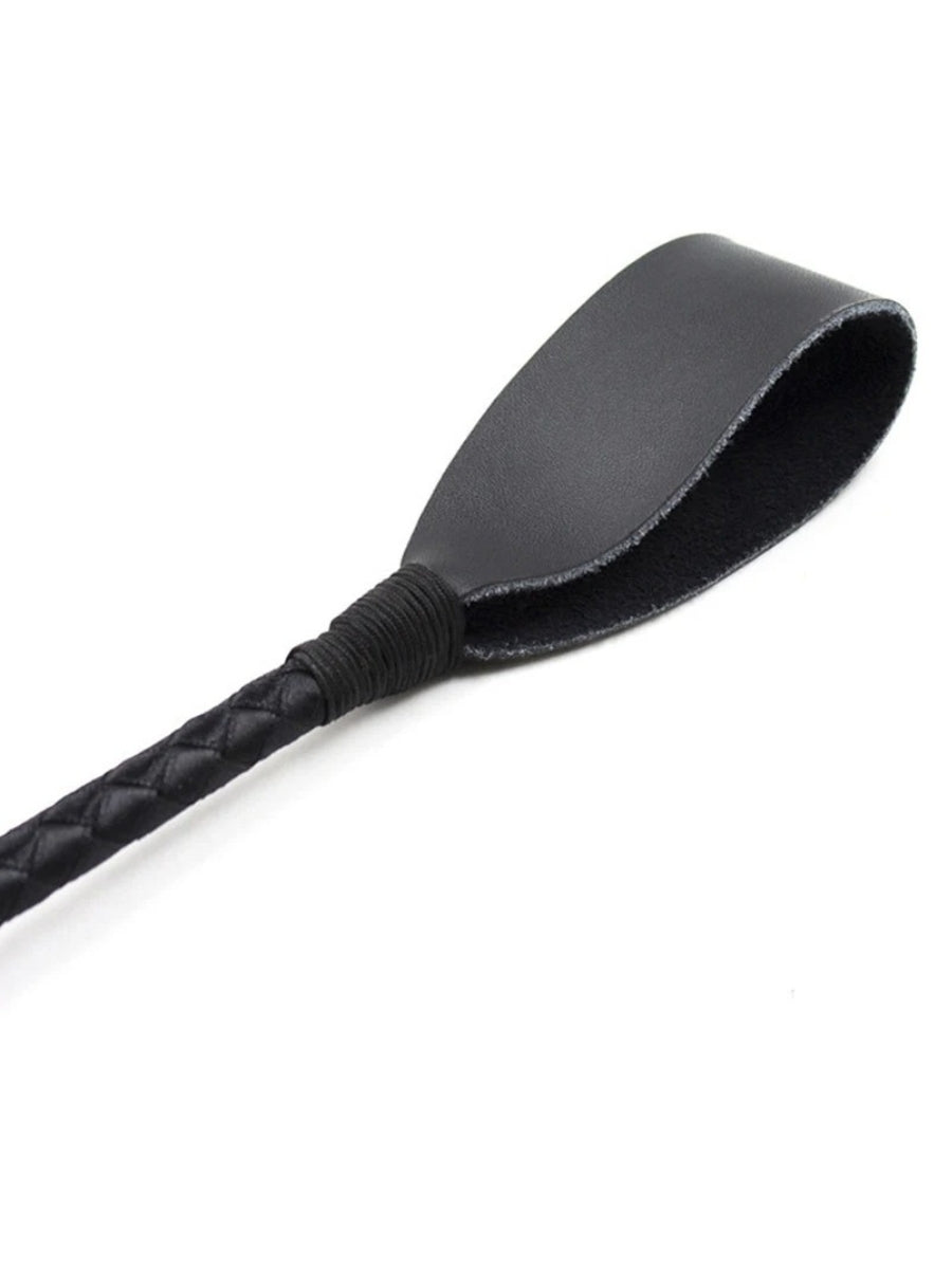 Omalia leather whip